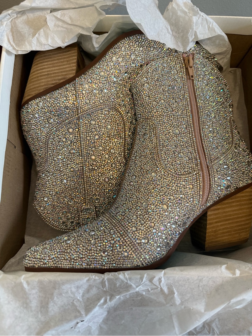 Betsey Johnson SB Emory Embellished Crystal Western Ankle Boot 9.5 NEW - Picture 3 of 6